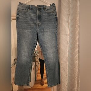 Loft Flare Crop.  High Rise